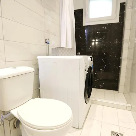 アパート Aura カヴァラ