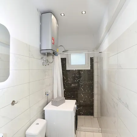 アパート Aura カヴァラ